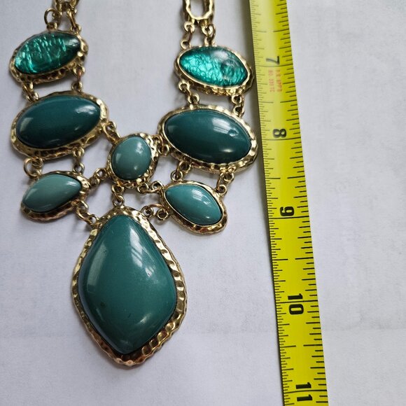 Statement Necklace Green Stones with Gold Chain - Picture 5 of 5